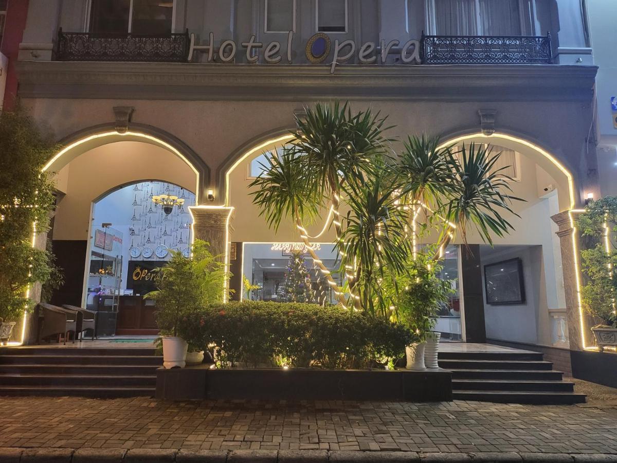 Opera Hotel 호치민 외부 사진
